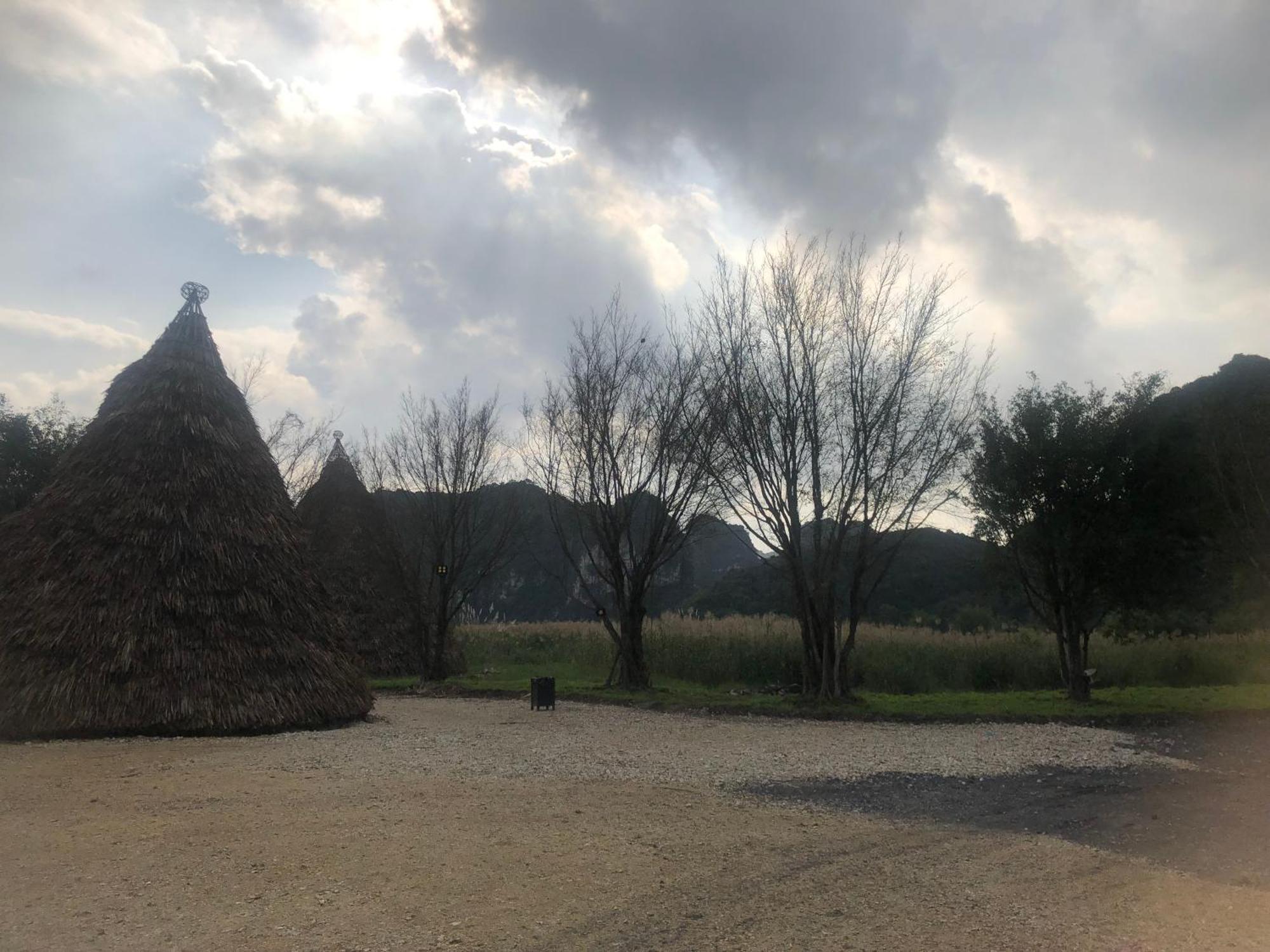 Truong Son Luxury Homestay Нин Бин Екстериор снимка