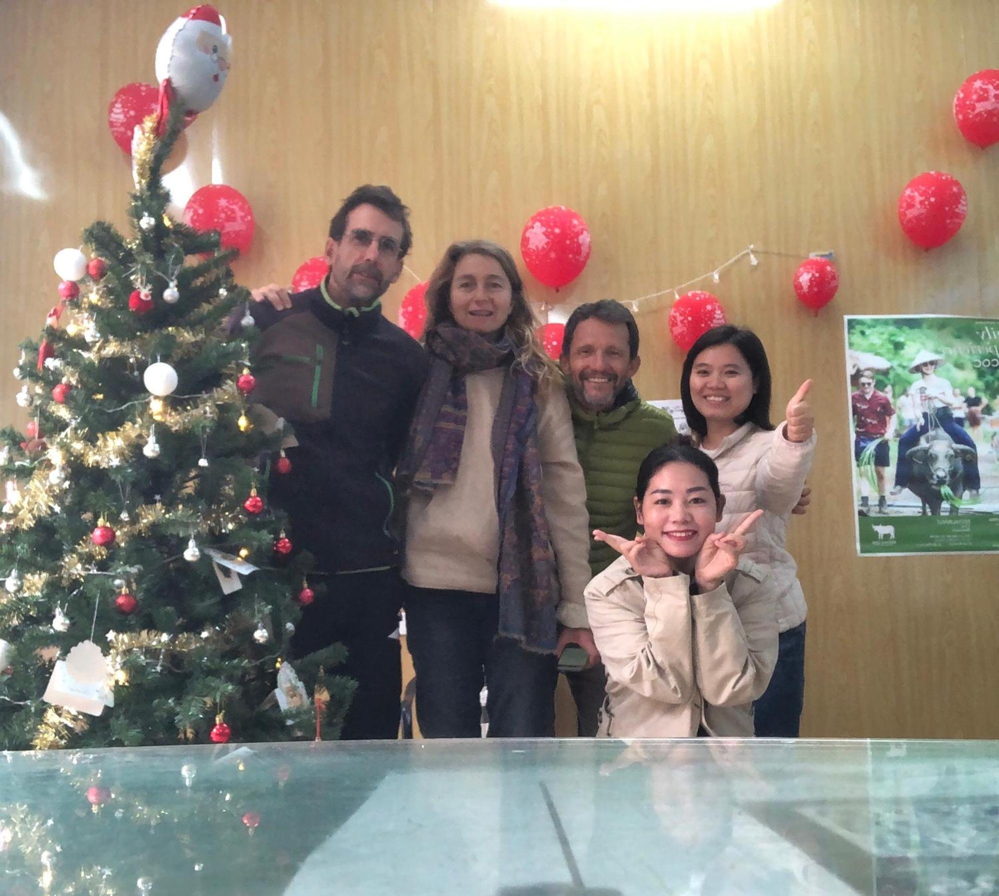 Truong Son Luxury Homestay Нин Бин Екстериор снимка