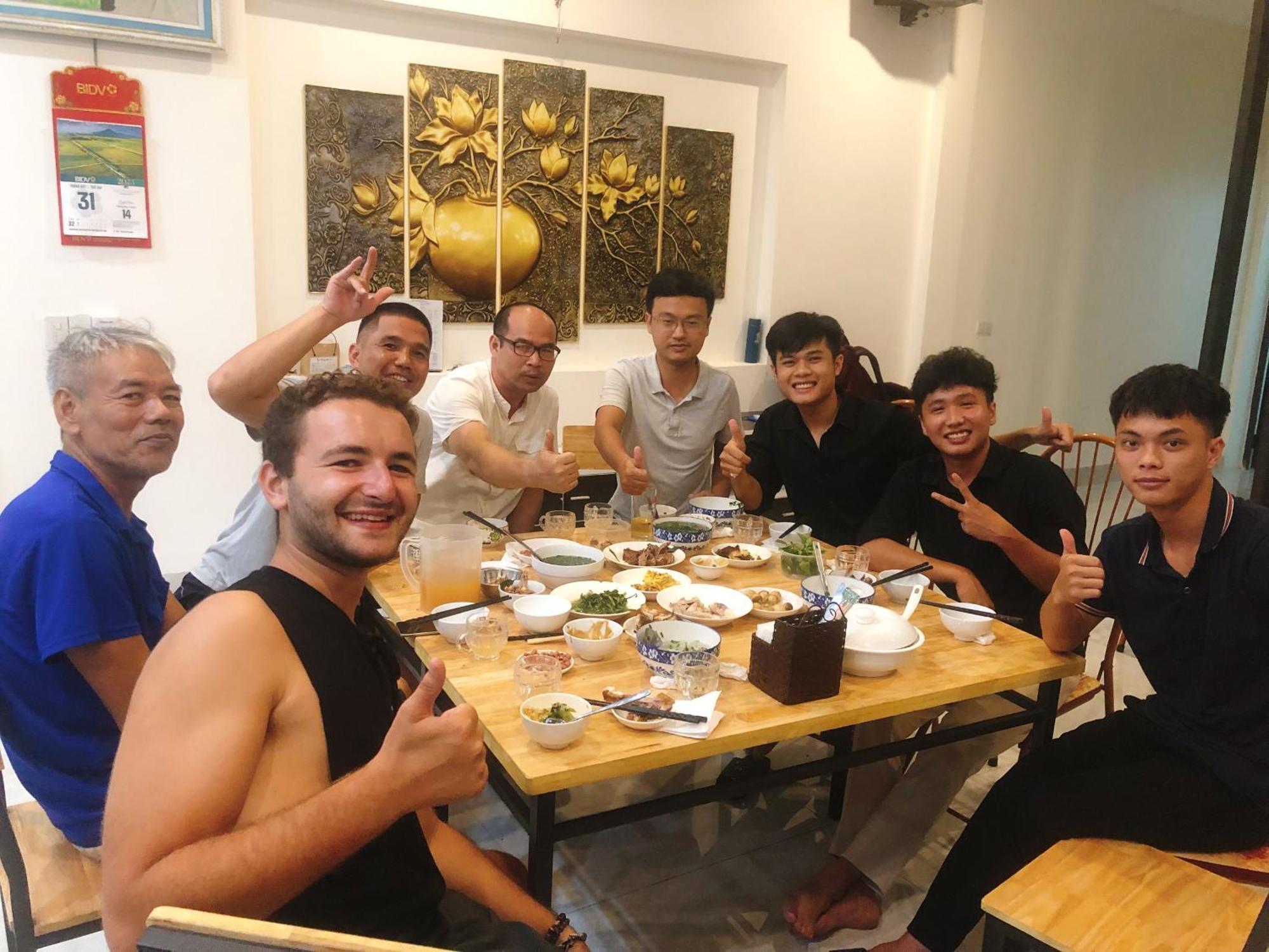 Truong Son Luxury Homestay Нин Бин Екстериор снимка
